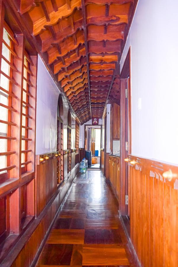 הוילה קומרקום Rajahamsam Houseboat מראה חיצוני תמונה