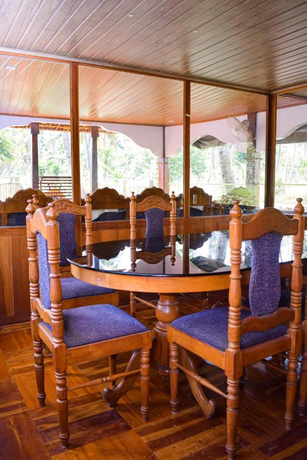הוילה קומרקום Rajahamsam Houseboat מראה חיצוני תמונה