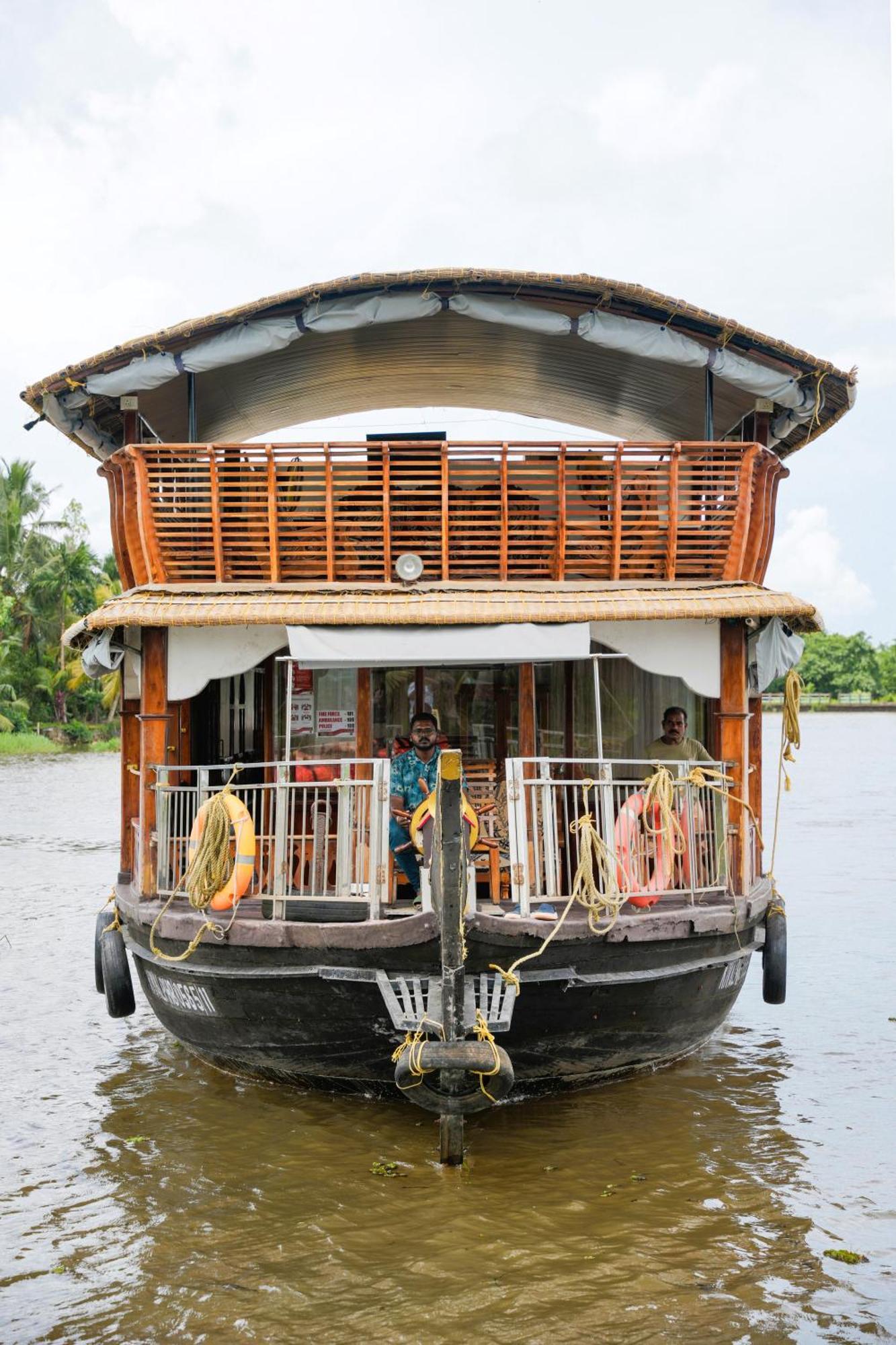 הוילה קומרקום Rajahamsam Houseboat מראה חיצוני תמונה